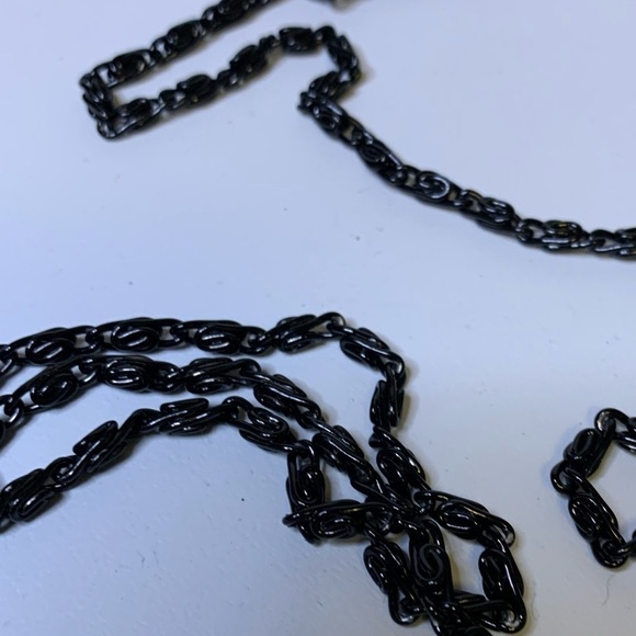 vintage black metal mesh bag with leather trim and  chain strap - Picture 5 of 5